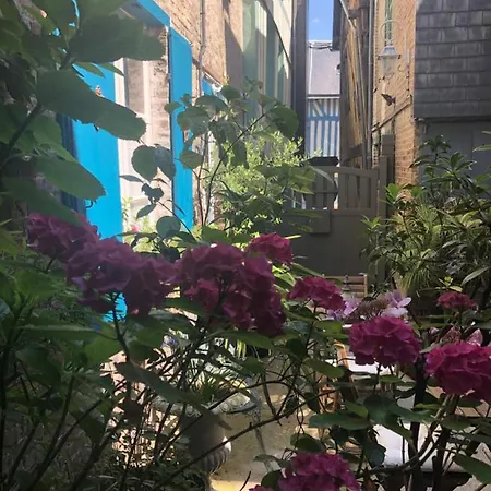 瑞格里兹伊特佩恩德埃皮兹酒店 住宿加早餐酒店 翁弗勒尔